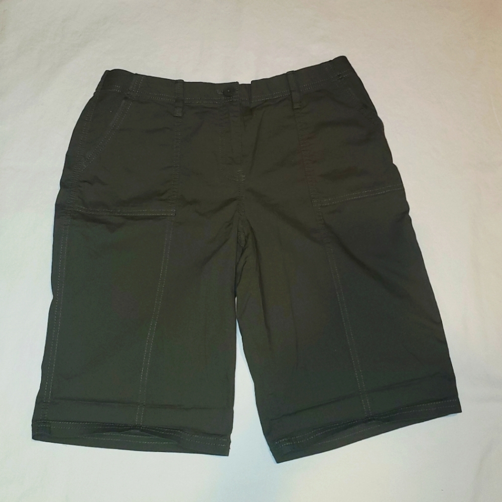 Chico's shorts. Bermuda Gray
